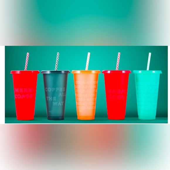 Starbucks | Kitchen | Starbucks 29 Holiday Christmas Reusable Cold Cups  With Straws 24oz 5 Pack New | Poshmark